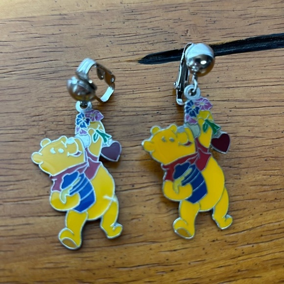 Vintage Winnie the Pooh Earrings - Picture 1 of 2